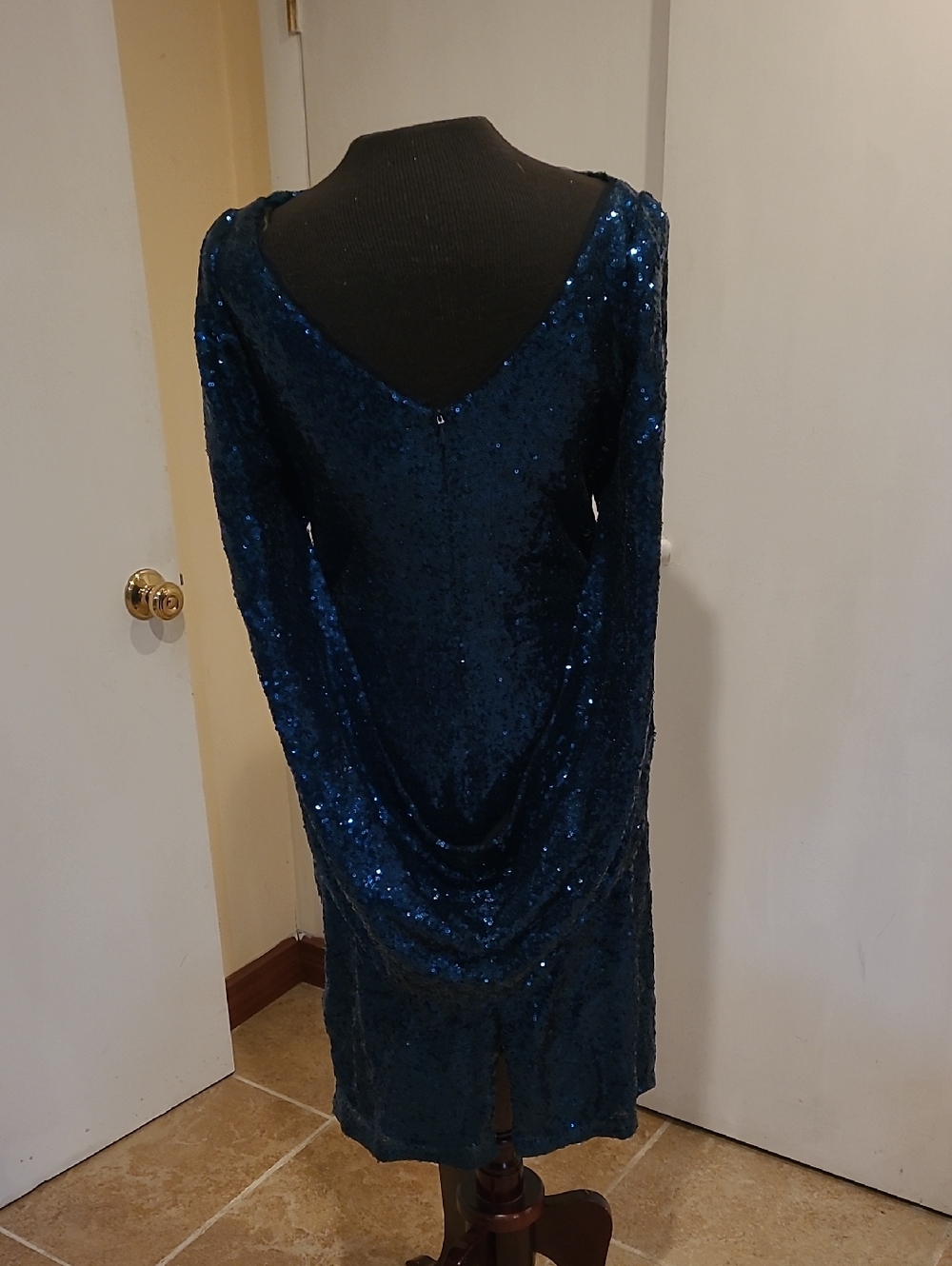 Betsy & Adam Dark Navy Sequin Long-Sleeve Cocktail Dress - Picture 2 of 5